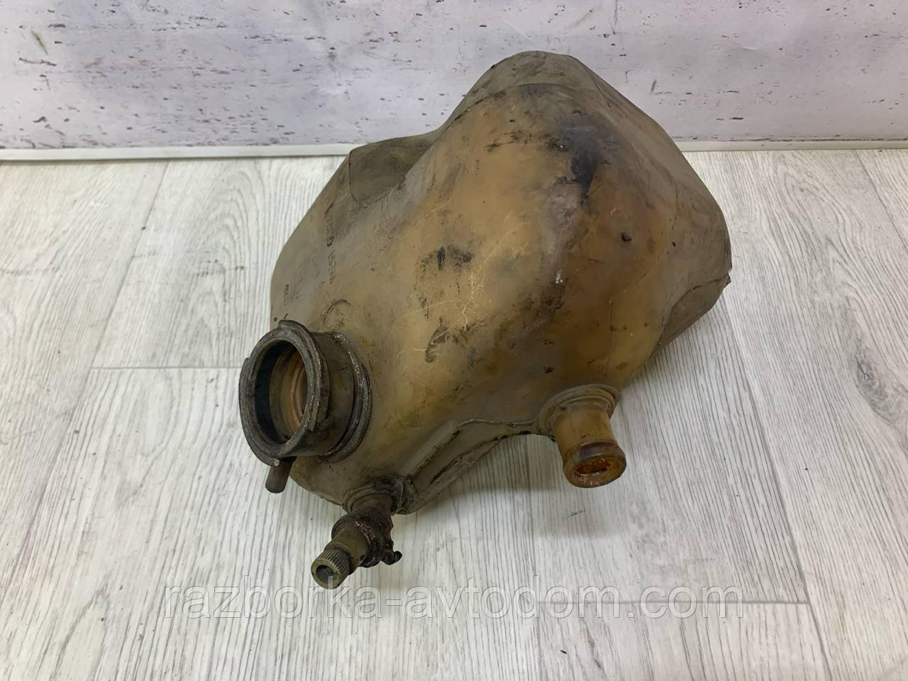 Розширений бачок VW Lt28-55 (1975-1996) OE: 076121405.   ДЕФЕКТ клей