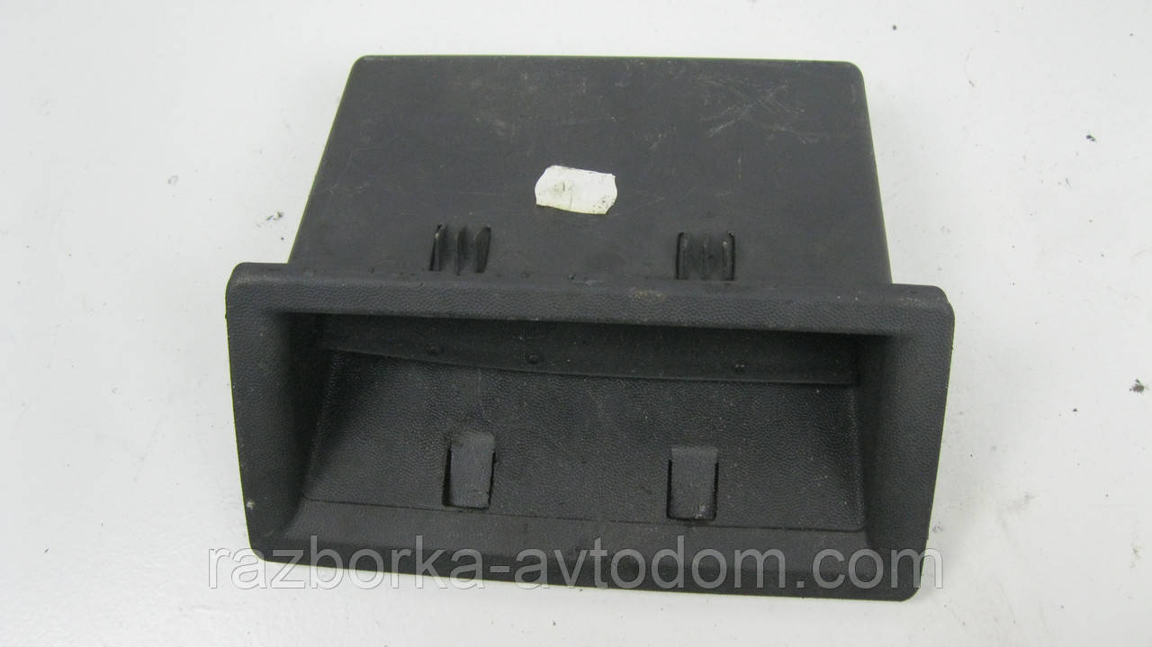 Ніша (полиця) консолі Opel Corsa C (2000-2012), Combo (2001-2011) OE:09114397