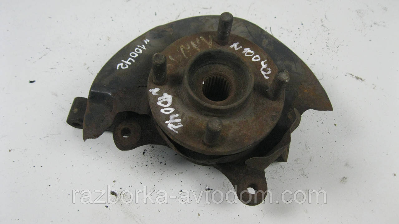 Поворотний кулак/ступиця передній лівий Nissan Sunny N13 (1986-1990) OE:4001550A00