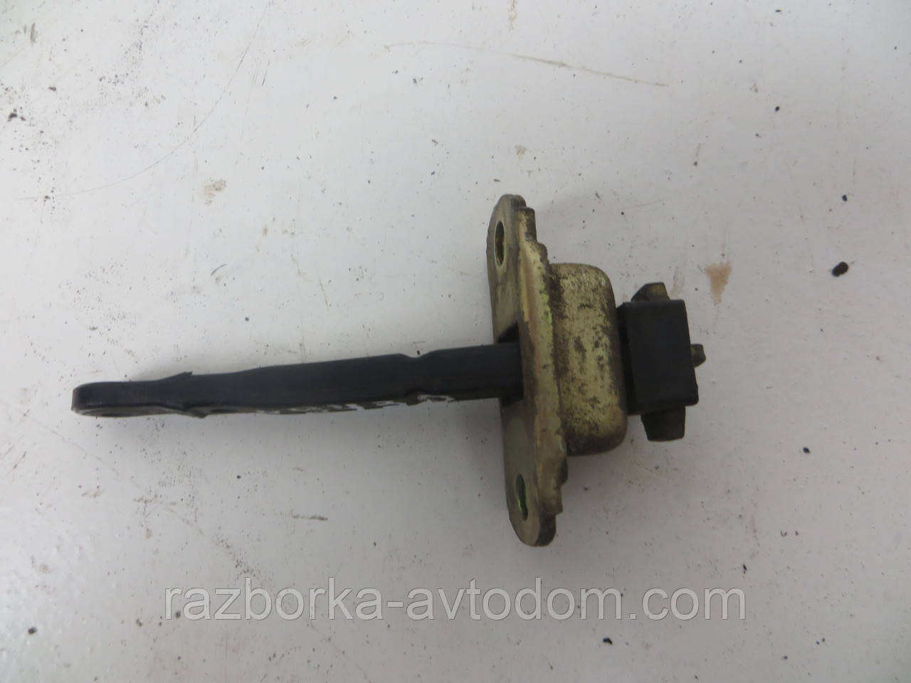 Обмежувач задніх дверей Mitsubishi Pajero Sport 1 (1997-2009) OE:MR503536