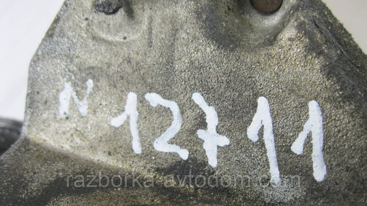 Кронштейн напівосьи Peugeot 406 (1995-2004), Citroen C5 (2004-2008) OE:9630604480
