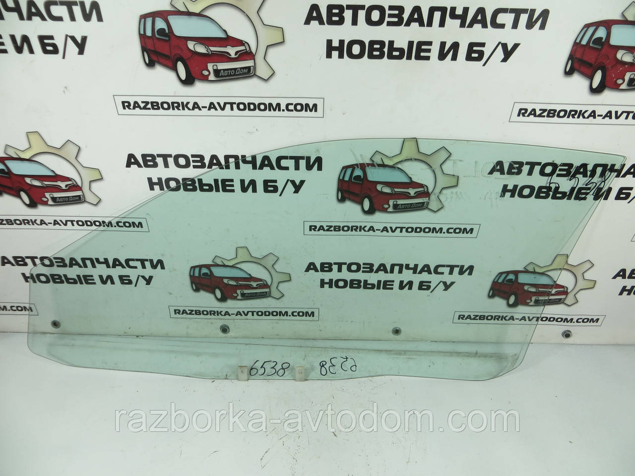 Скло правих дверей (3 дверцята) Mitsubishi Lancer, Colt, CJO (1996-2004) ОЕ: MR236668