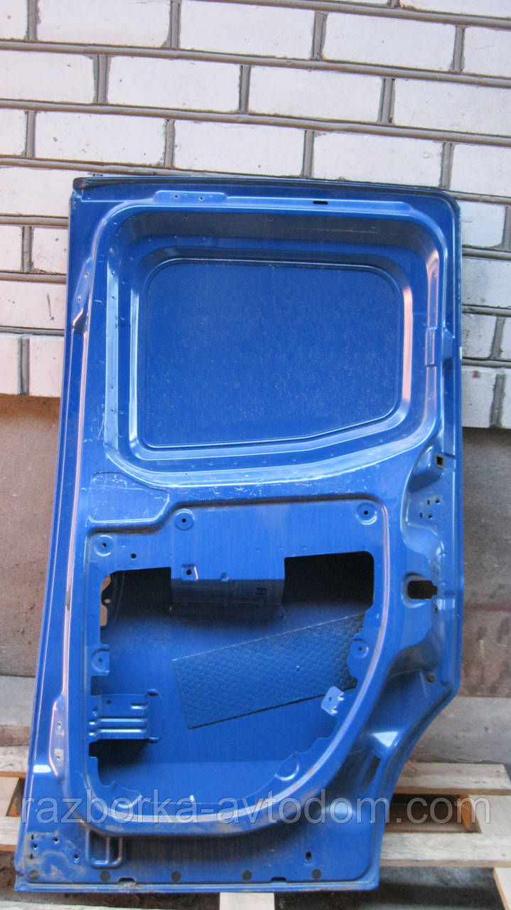 Двері бічні зсувні права глусна Peugeot Bipper (08-), Citroen Nemo (07-), Fiat Fiorino (07-) OE: 9008W4