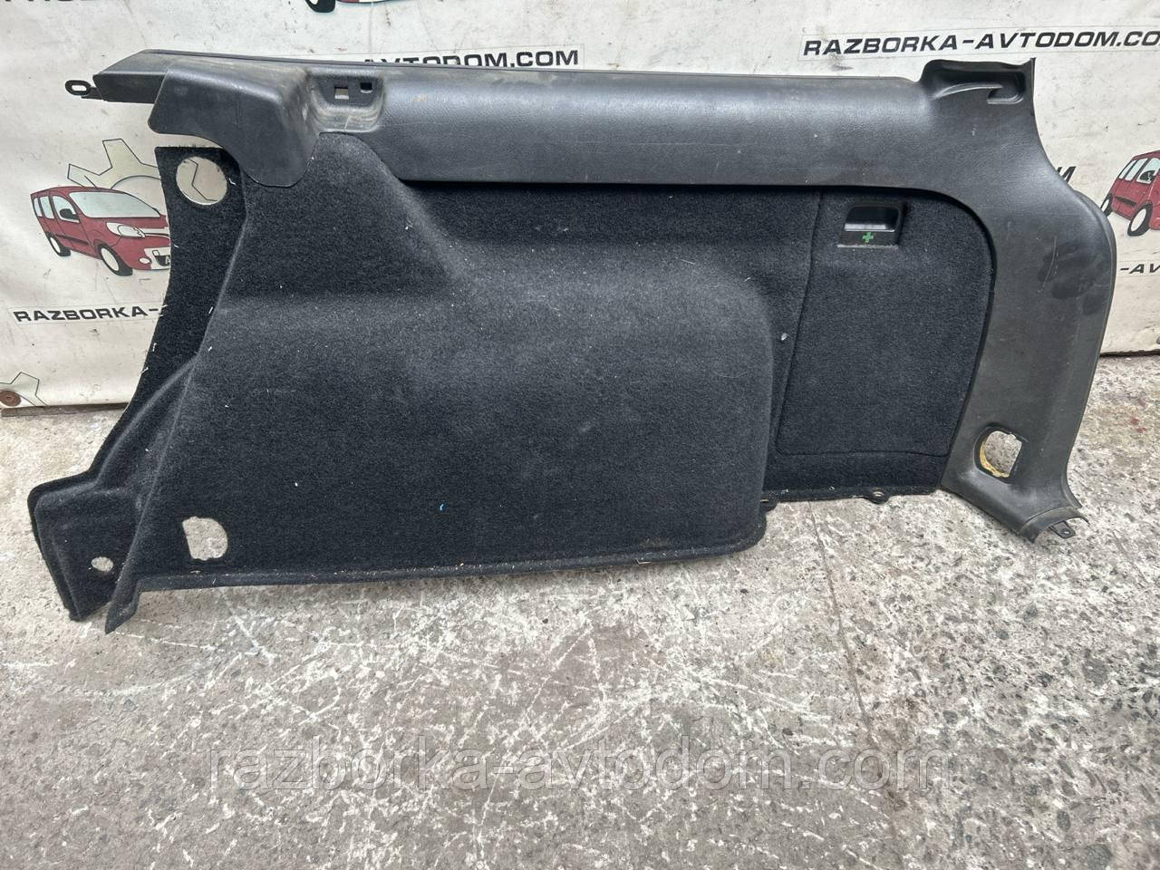 Карта багажника задня права універсал VW Passat B5(96-00) OE:3b9867427