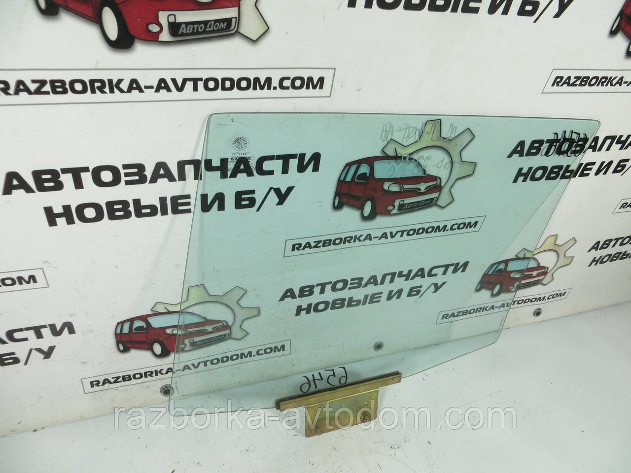 Скло дверей Alfa Romeo 33