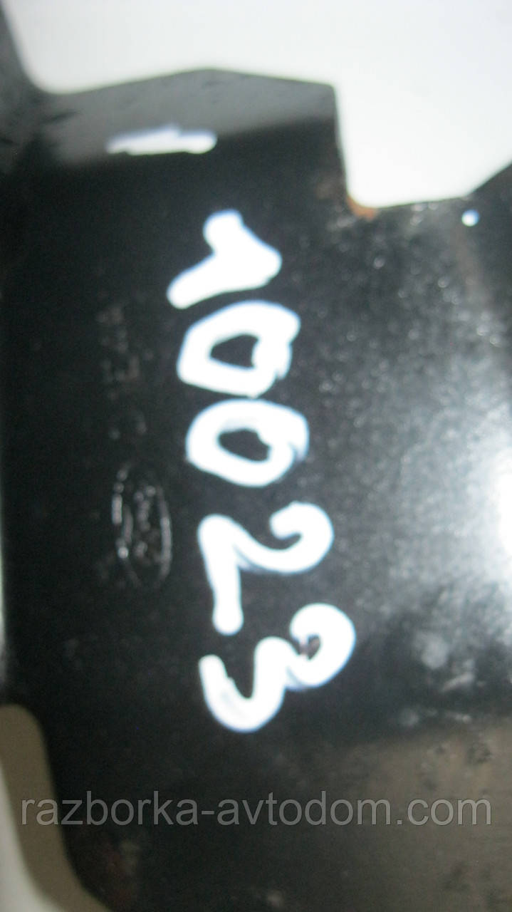Кронштейн троса керування КПП Ford Connect (2002-2013) 1.8D OE:1148381