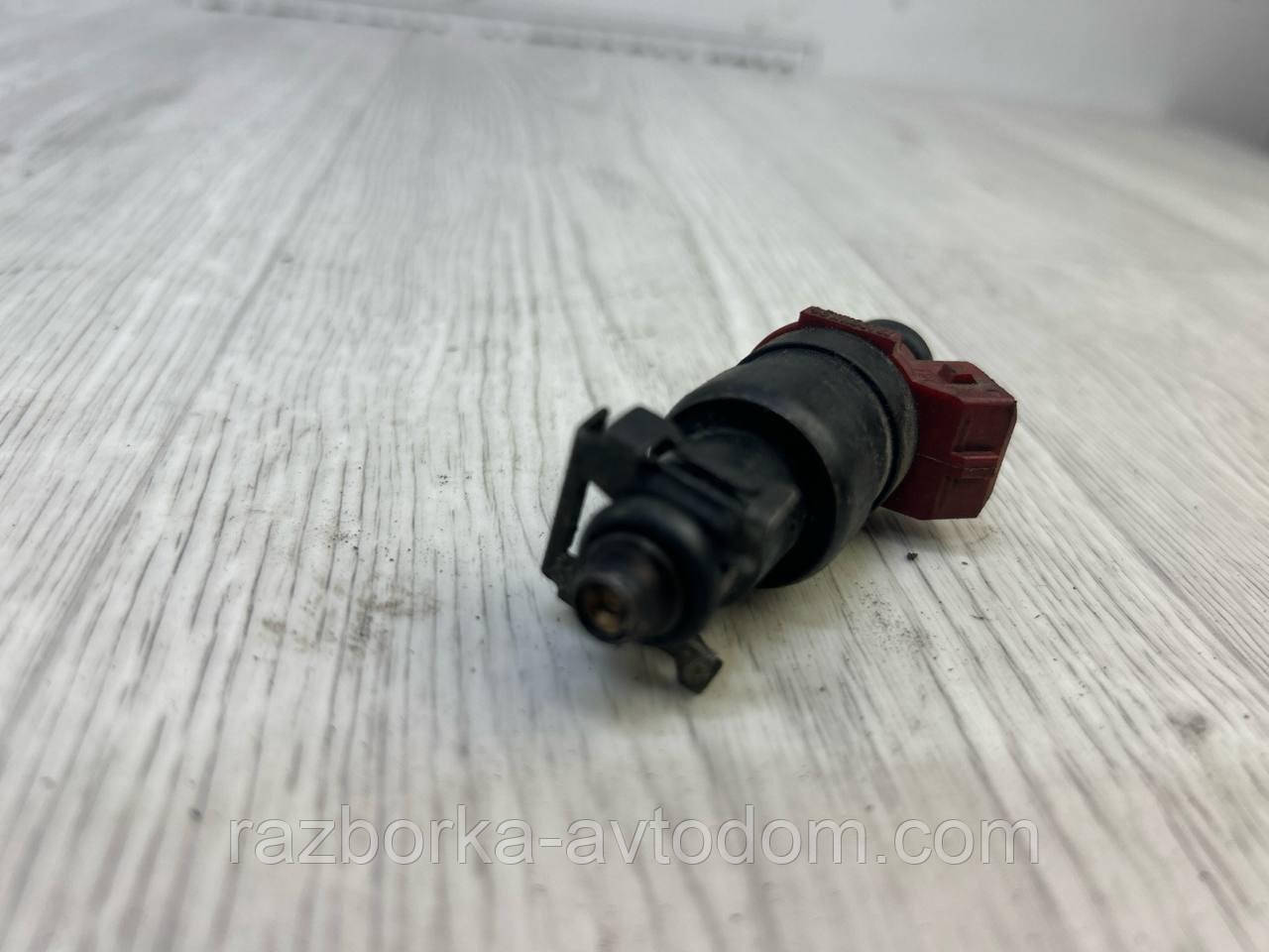 Форсунка бензинова 1.8i, 2.0i Opel Astra G, Omega B, Vectra B OE:5wk90761, 90501588