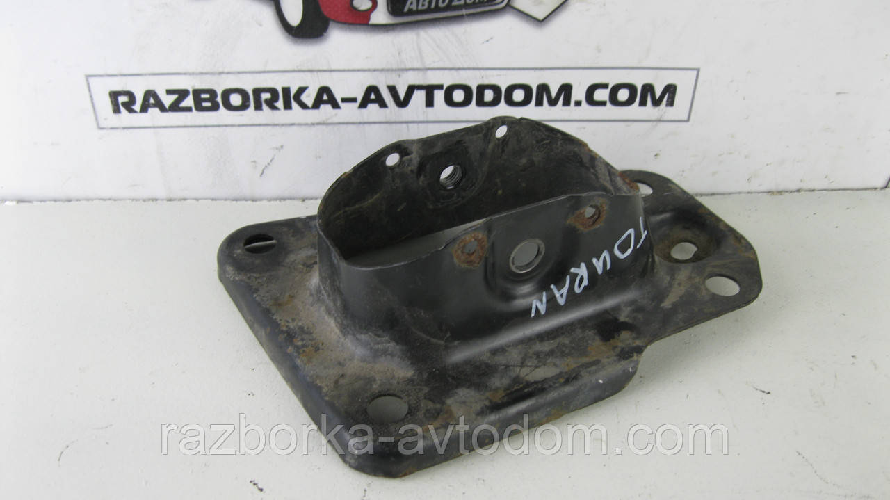 Кронштейн кріплення заднього правого важеля VW Touran (03-10) OE:1K0505130J