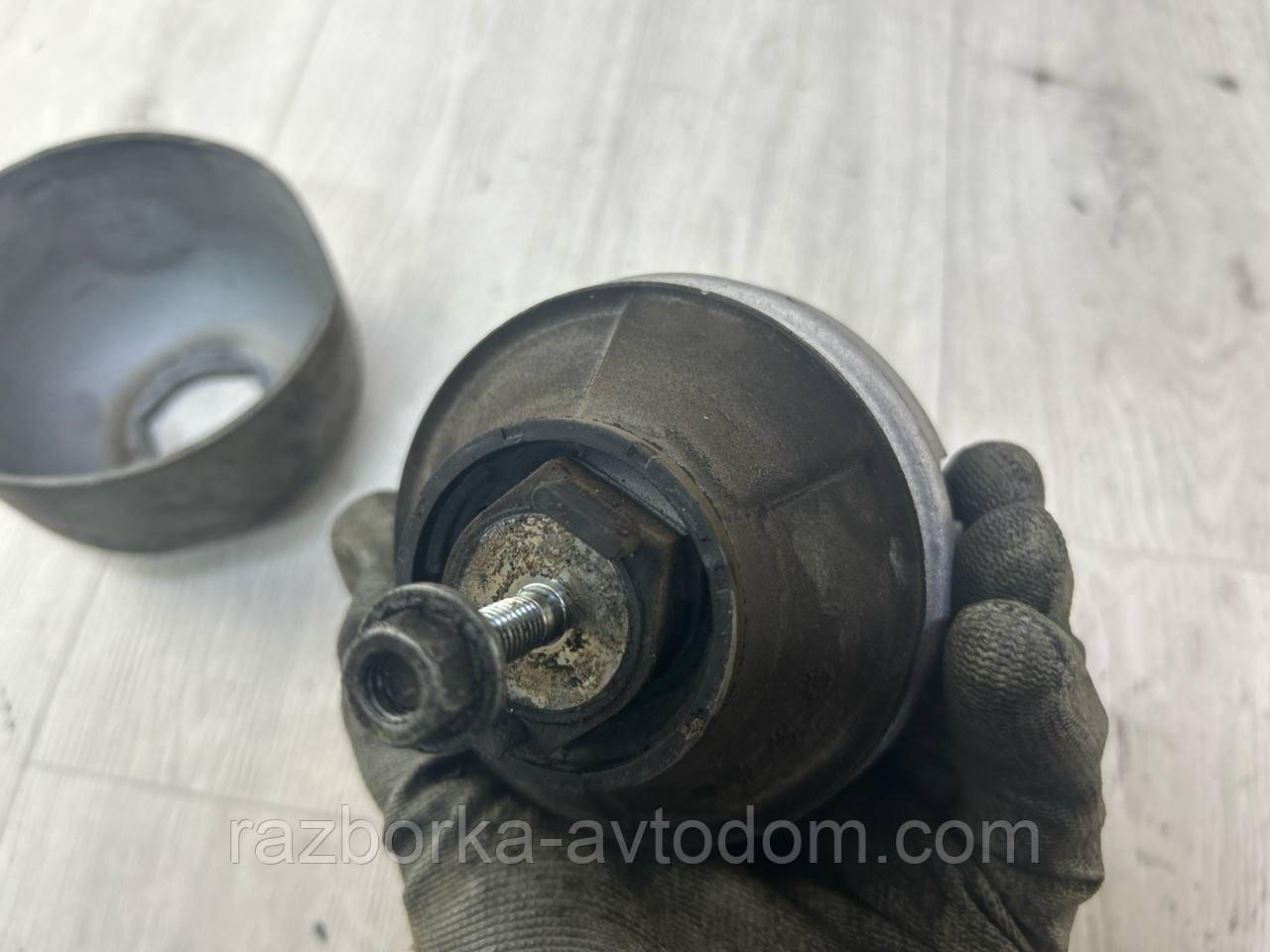 Подушка двигуна передня права Skoda Superb 1 (02-08) OE:11486 8620