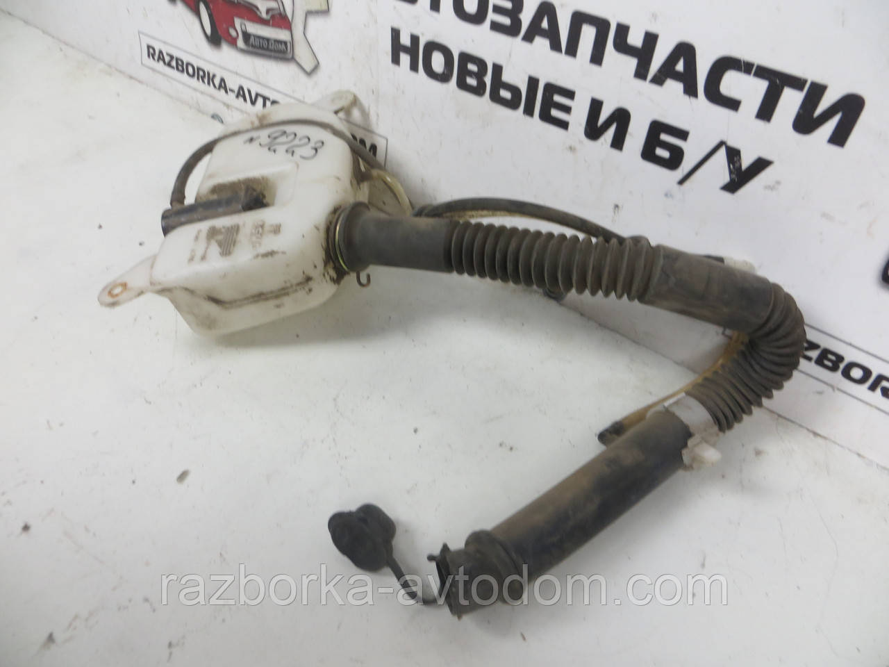 Бачок омивача заднього скла Mitsubishi Pajero Sport 1 (1997-2009) OE:MR322816