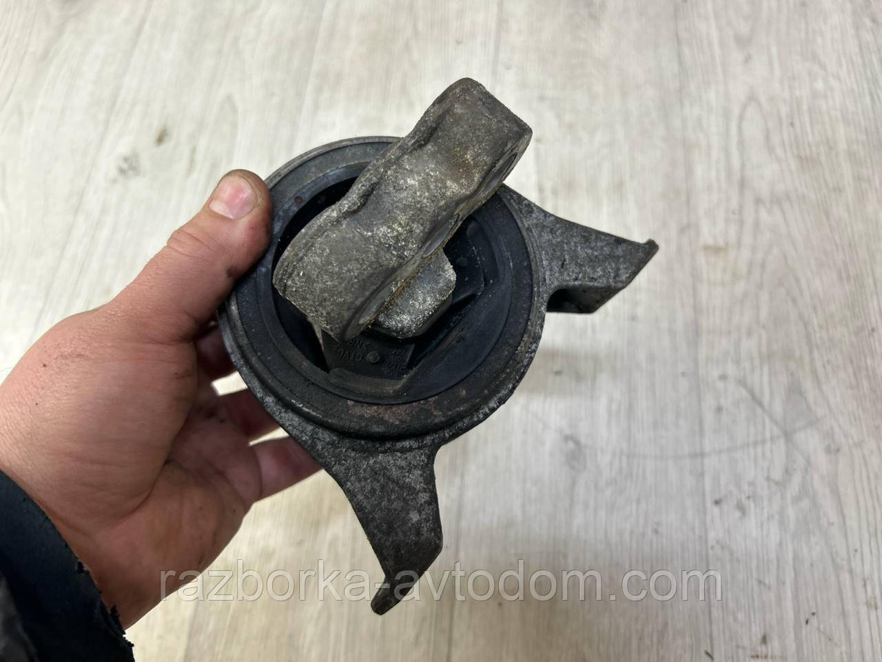 Подушка двигуна права 2.0DTI Opel Zafira A OE:24427298 ДЕФЕКТ