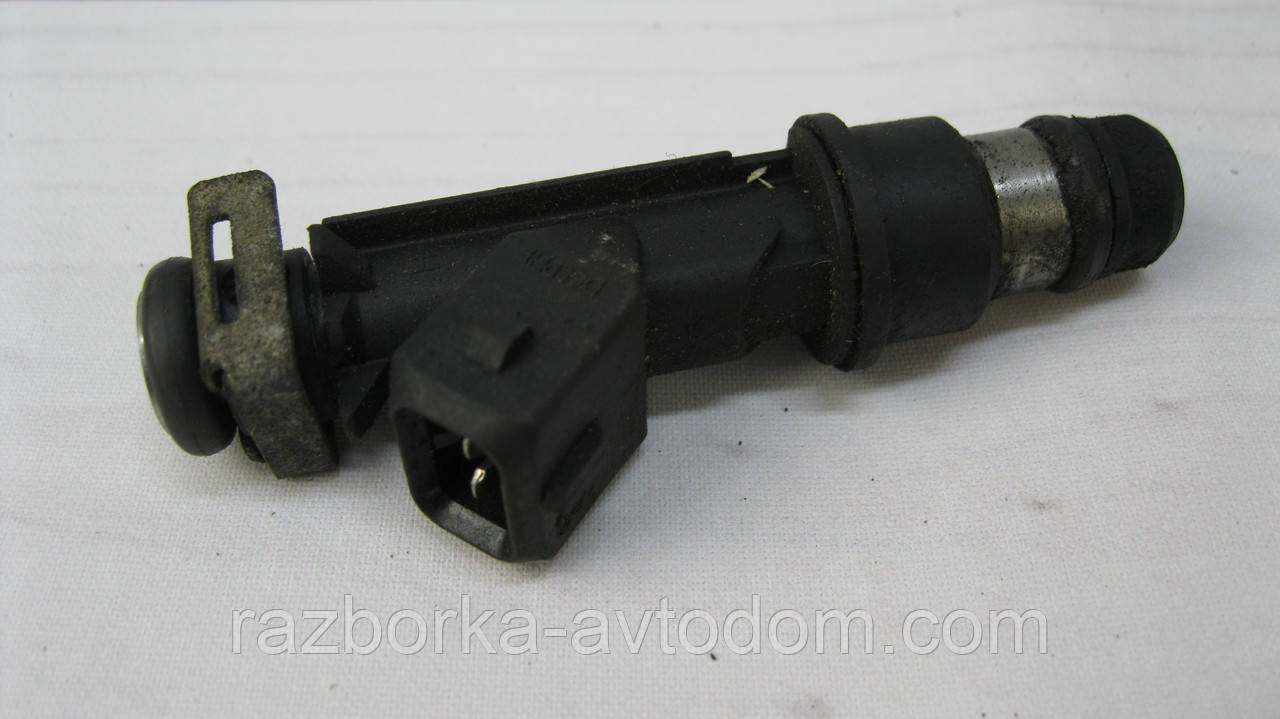 Форсунка паливна бензин 1.6i Opel Zafira A, Astra G, Combo, Meriva A OE:25317316